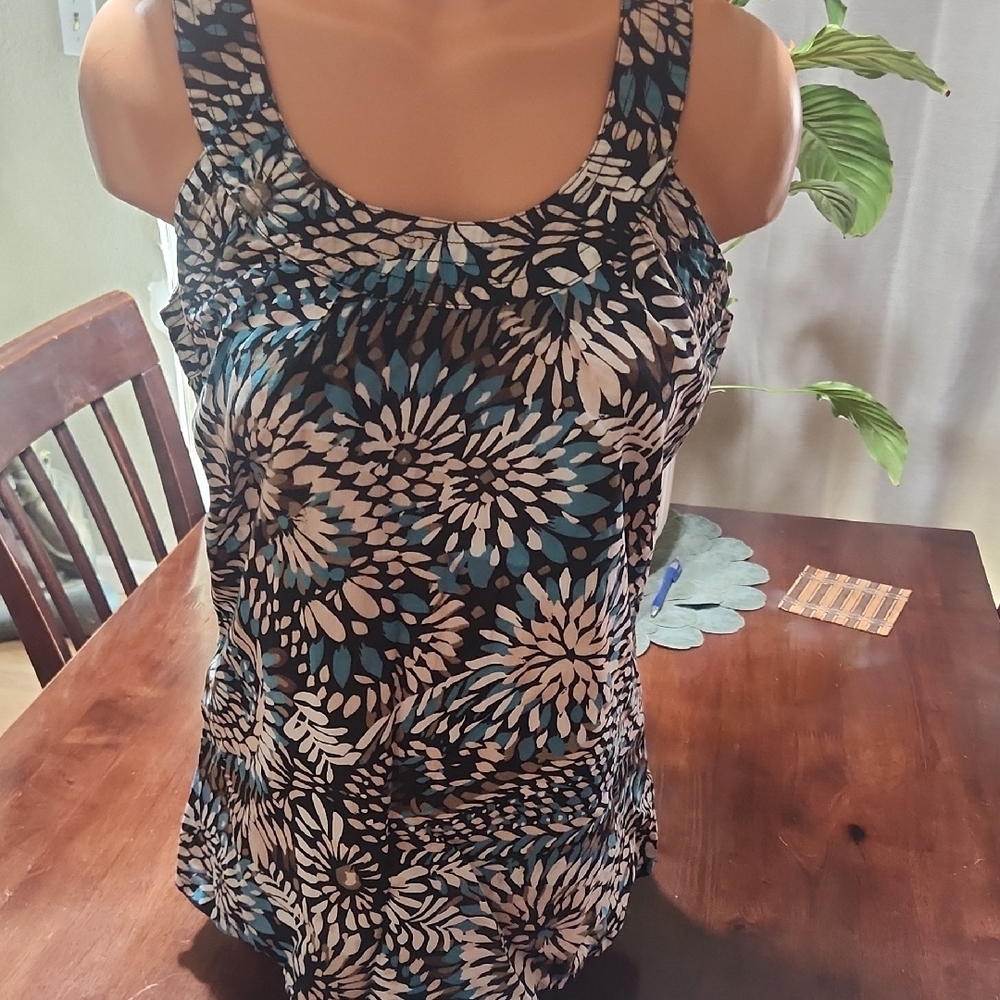 Banana Republic Black and White Fitted Sleeveless Tank Top